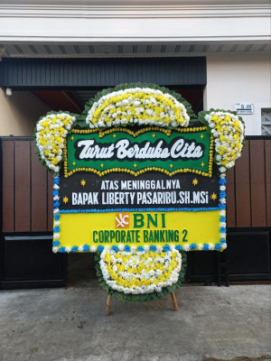 Papan Bunga Duka di Uwung Jaya