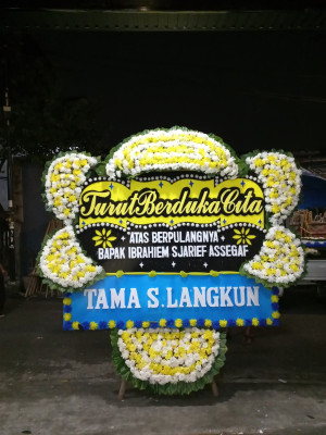 Papan Bunga Duka di Uwung Jaya